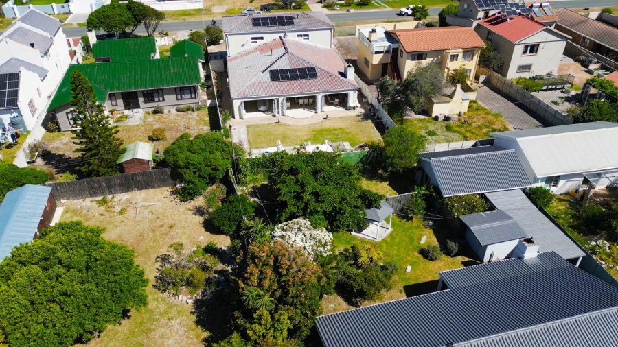 5 Bedroom Property for Sale in Sandbaai Western Cape